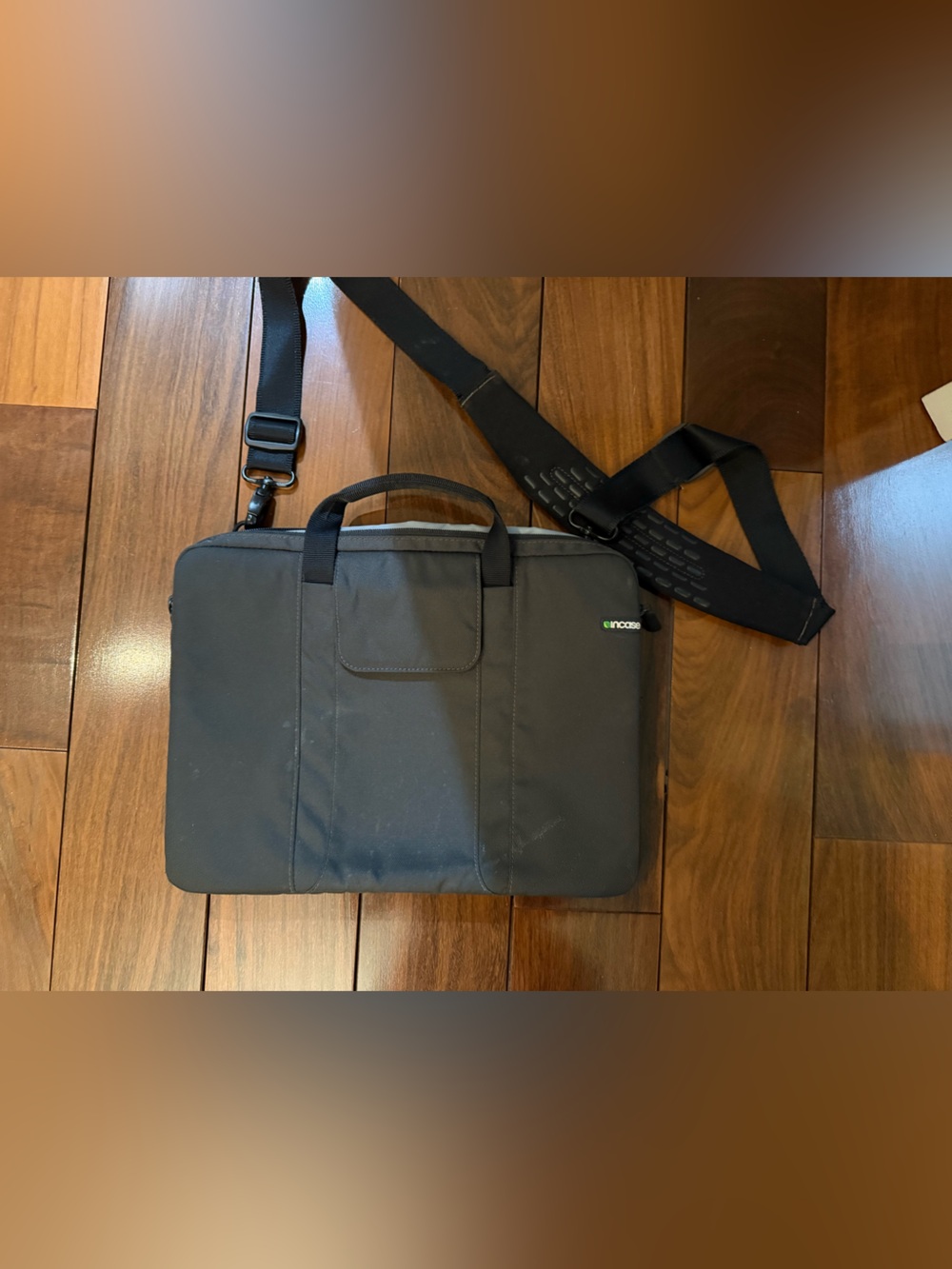 Incase Black Laptop Shoulder Briefcase